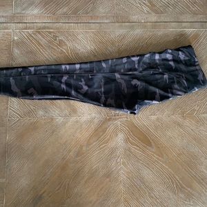 Ultimate Stash Pocket Camo 7/8 Tight